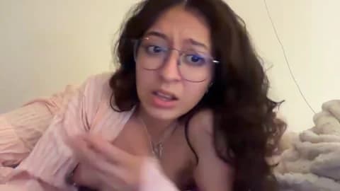 Stream Alicatcua_ Live - 30 min | Jun 3, 2026 05:50