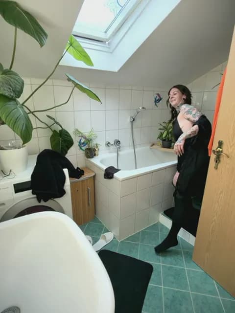 Stream BrownieyQueen Live - 84 min | Jan 16, 2026 09:10