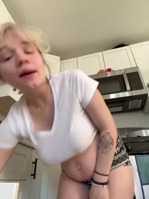 Stream Cutiepiespanks Live - 120 min | May 4, 2026 01:02