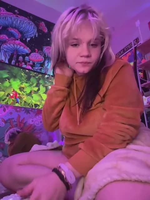 Stream Cutiepiespanks Live - 33 min | May 24, 2026 06:00