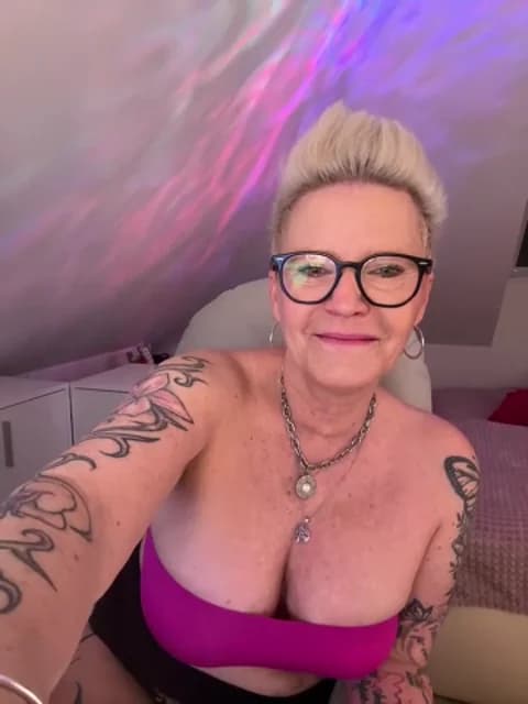 Stream German_Milf Live - 36 min | Apr 3, 2026 13:42