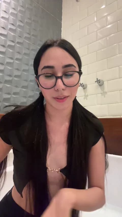 Stream Juliacostaa Live - 45 min | Apr 10, 2026 19:59