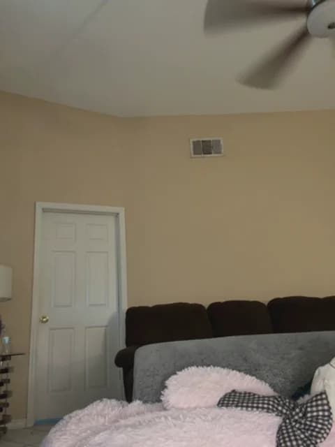 Stream Kiki_hammyy Live - 38 min | May 17, 2026 19:38
