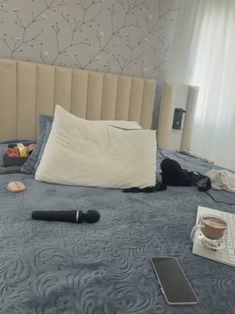 Stream KnellForQueen Live - 45 min | Apr 9, 2026 09:54