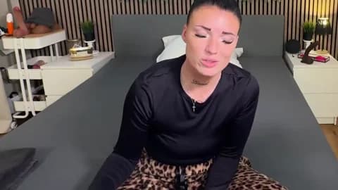 Stream LizaRoxx Live - 31 min | Jan 11, 2026 03:46