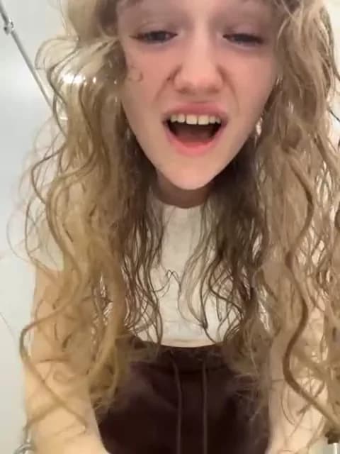 Stream RussianWoman Live - 44 min | Apr 17, 2026 05:40