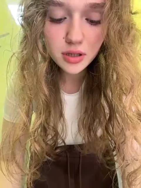Stream RussianWoman Live - 44 min | May 1, 2026 10:37