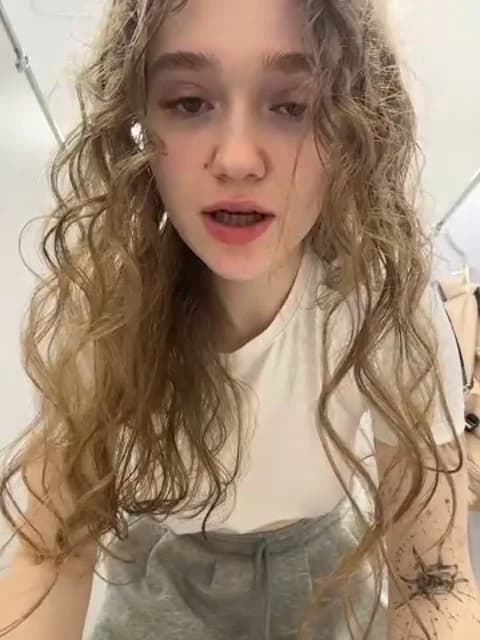 Stream RussianWoman Live - 33 min | May 2, 2026 04:27