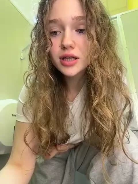 Stream RussianWoman Live - 33 min | May 2, 2026 10:26