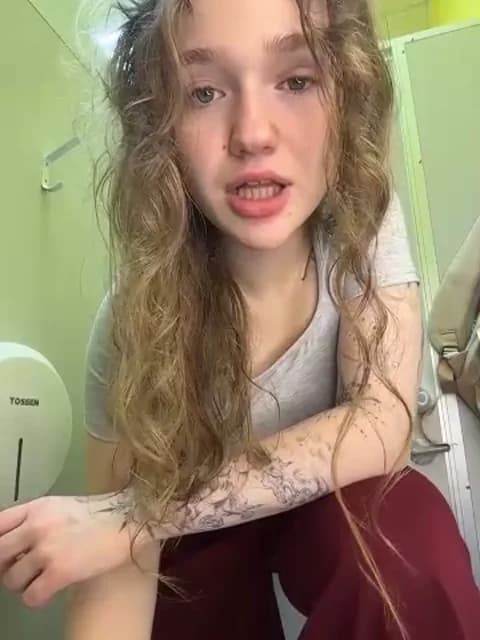 Stream RussianWoman Live - 38 min | May 3, 2026 05:36