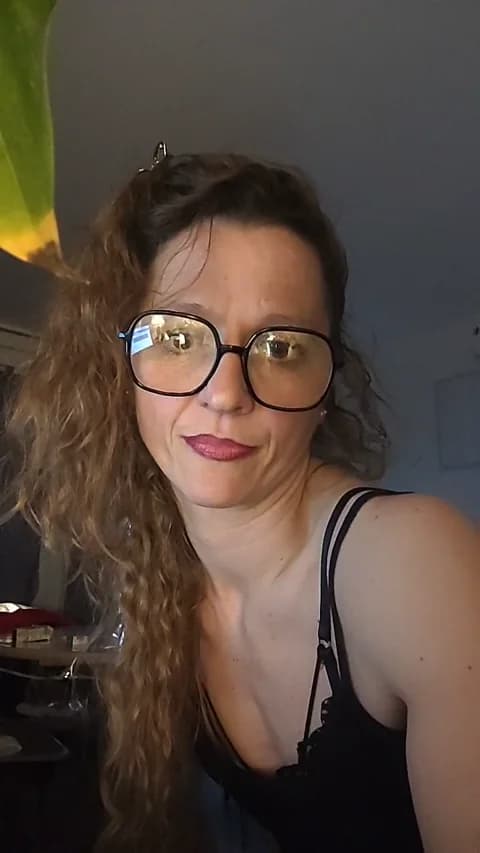 Stream Shely5934 Live - 49 min | Apr 2, 2026 22:05