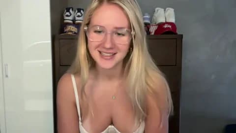 Stream itssosierra Live - 30 min | Apr 23, 2026 06:20