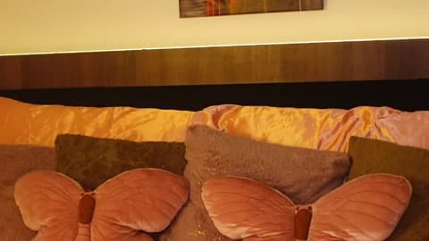 Stream tanyajade88 Live - 90 min | Mar 8, 2026 01:03